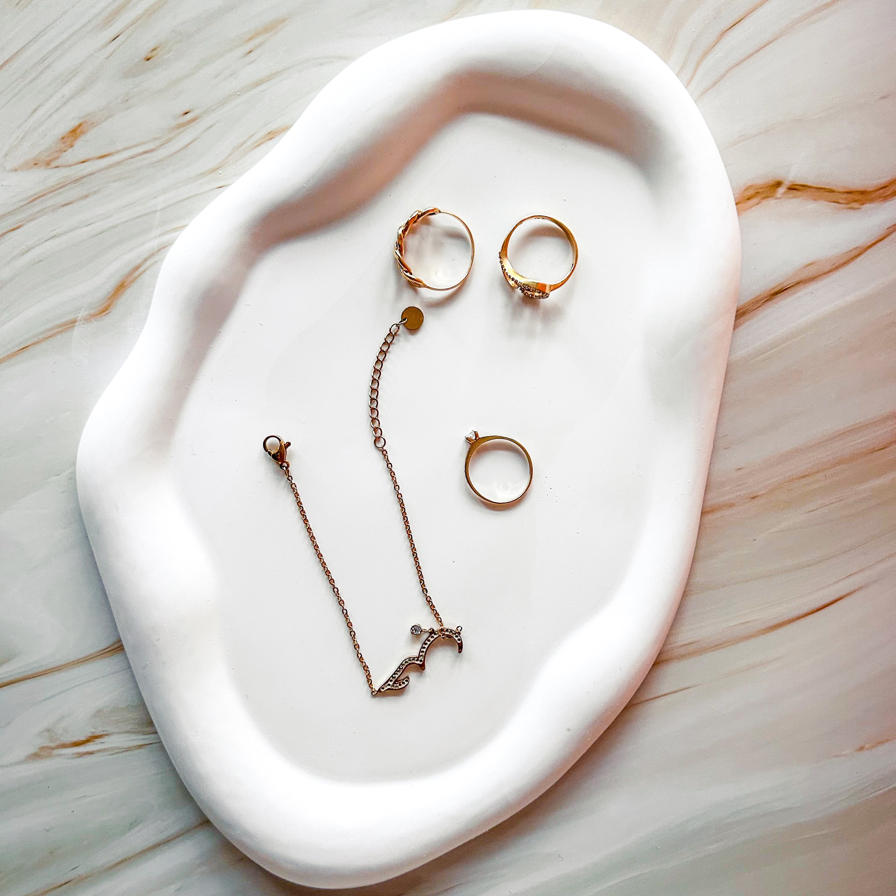 Plateau en plâtre – Forme nuage, 24,3 cm, Élégance minimaliste