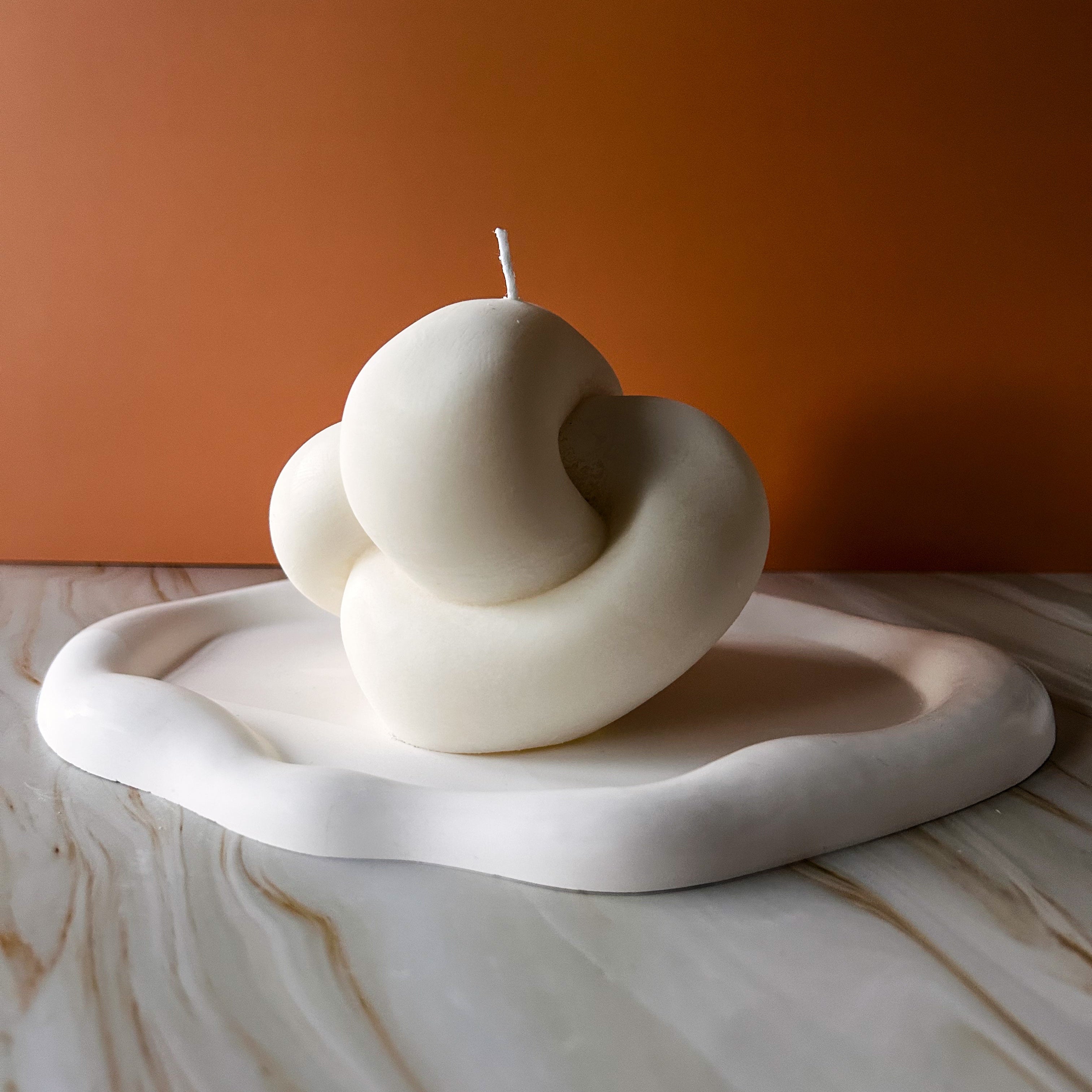 Plateau en plâtre – Forme nuage, 24,3 cm, Élégance minimaliste